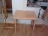 Asztal 2 székkel